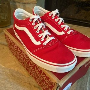 Men’s size 11.5 red shoes **Like New**